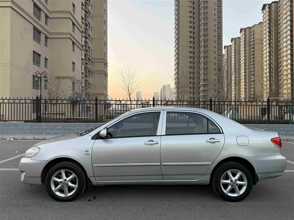 Toyota Corolla 2011 1.6L Automatic Luxury Edition фото 13
