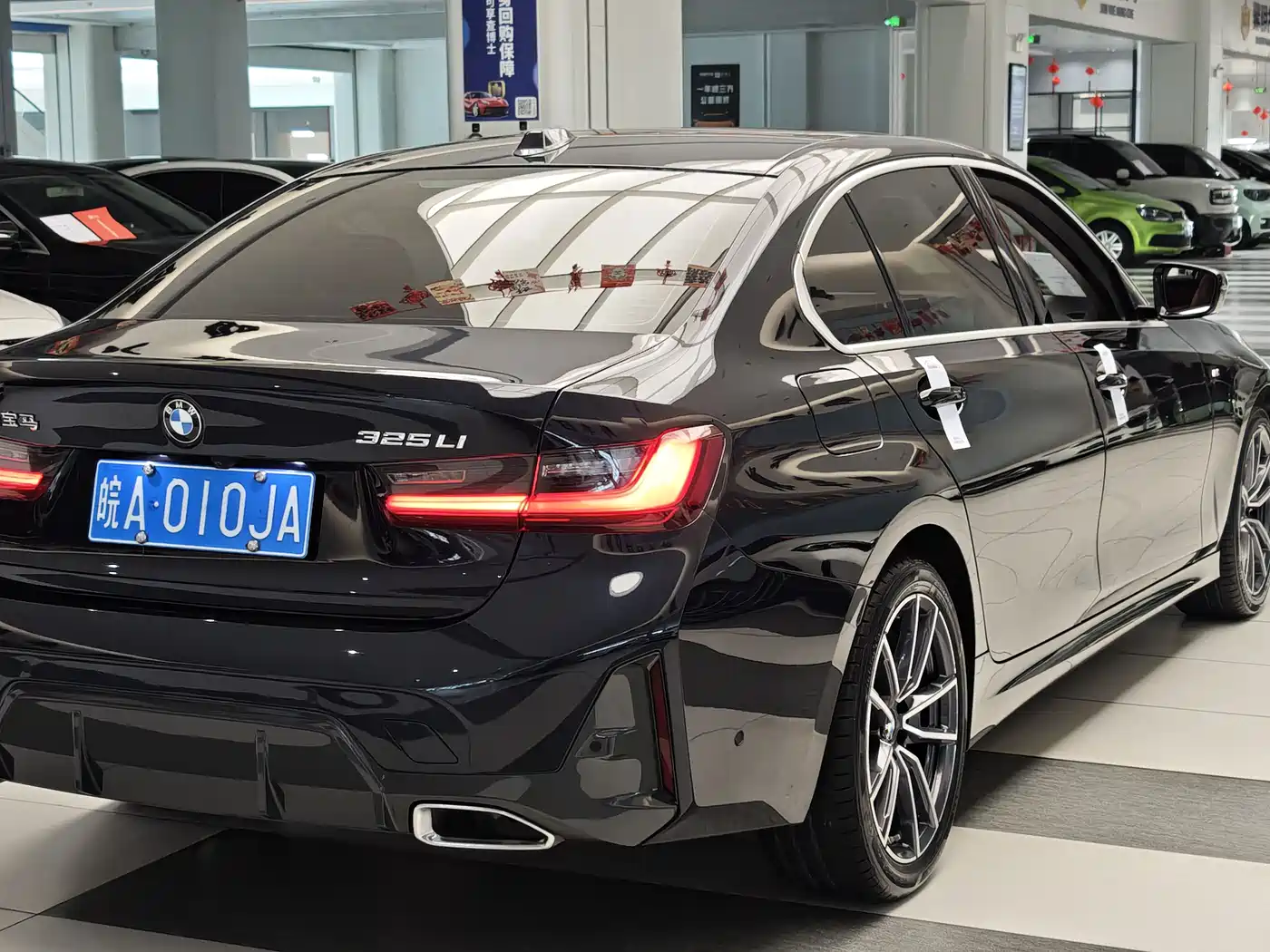 BMW 3 Series 2023 325Li M Sport Package фото 7