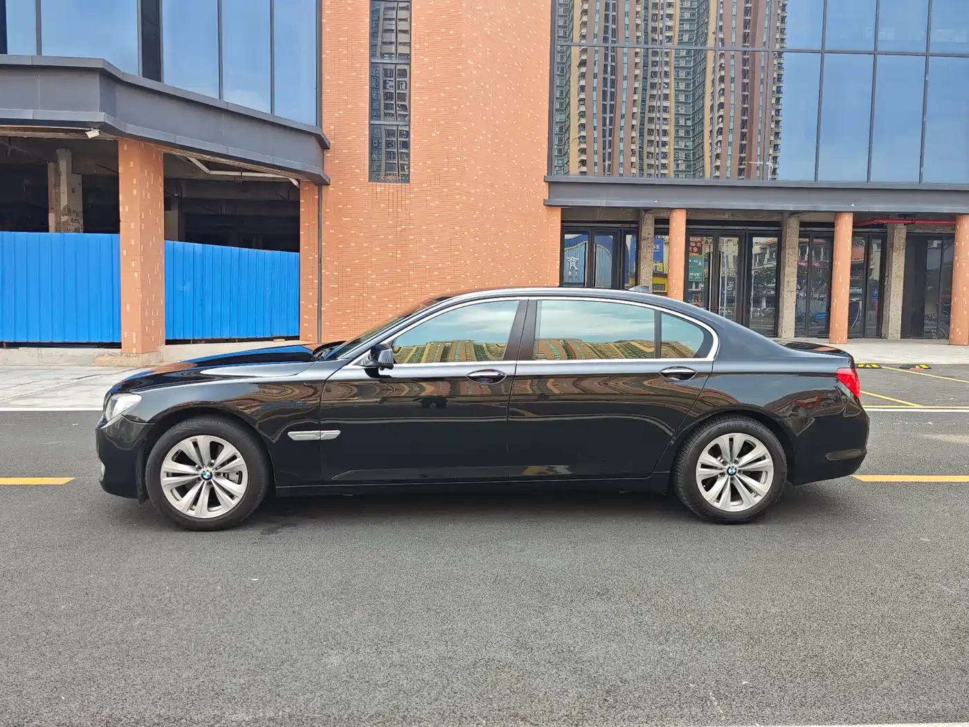 BMW 7 Series 2011 730Li Elegance фото 7