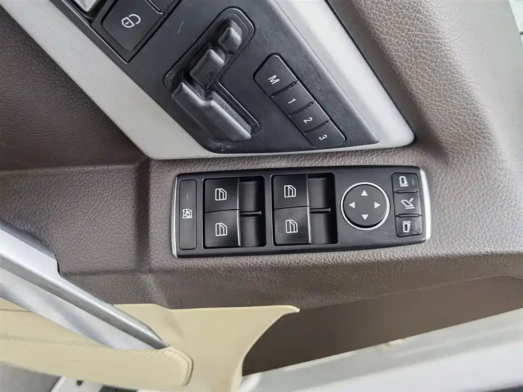 Mercedes-Benz GLK-Class 2015 GLK 300 4MATIC Fashion Ultimate Edition фото 9
