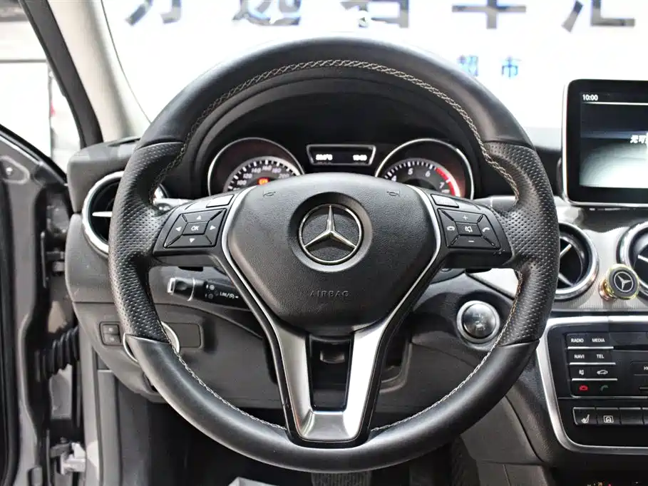 Mercedes-Benz GLA 2016 GLA 220 4MATIC Fashion фото 6