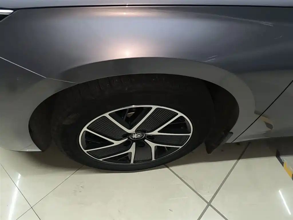 BYD Qin L 2024 DM-i 120KM Leading фото 23