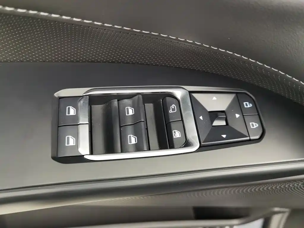 Фото 9 - Ford Mondeo