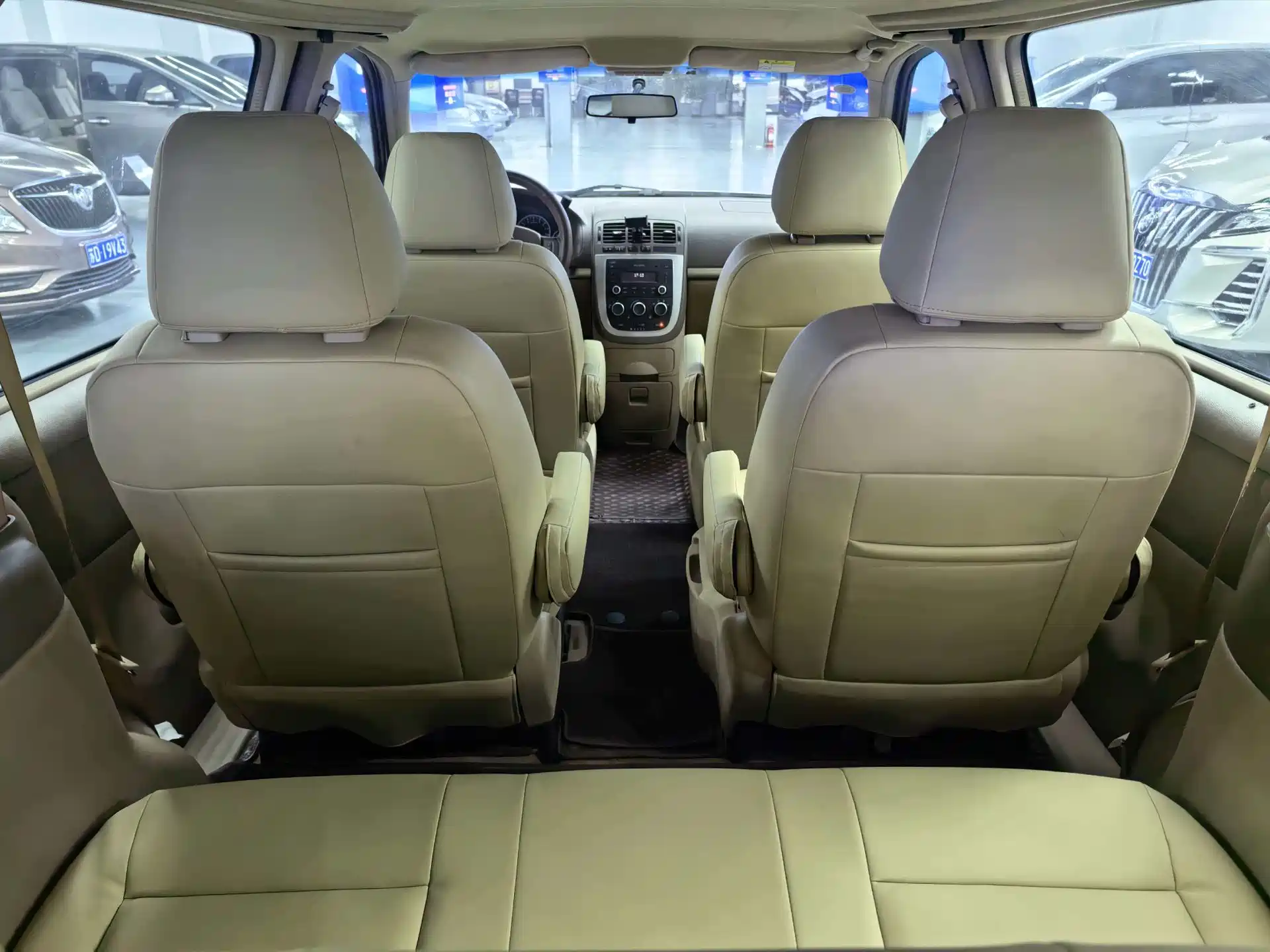 Фото 13 - Buick GL8