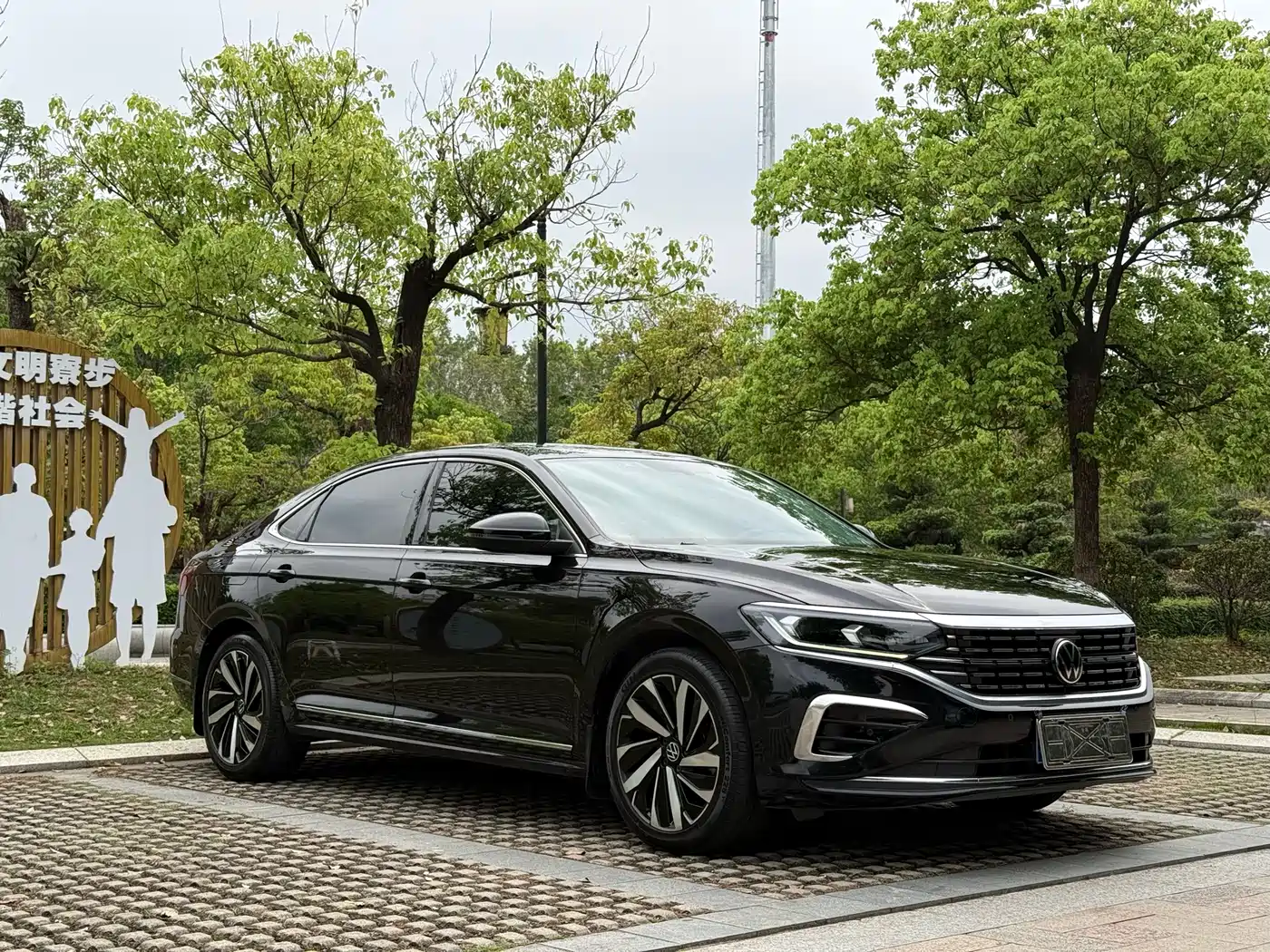 Volkswagen Passat 2022 330TSI Elite Edition фото 3