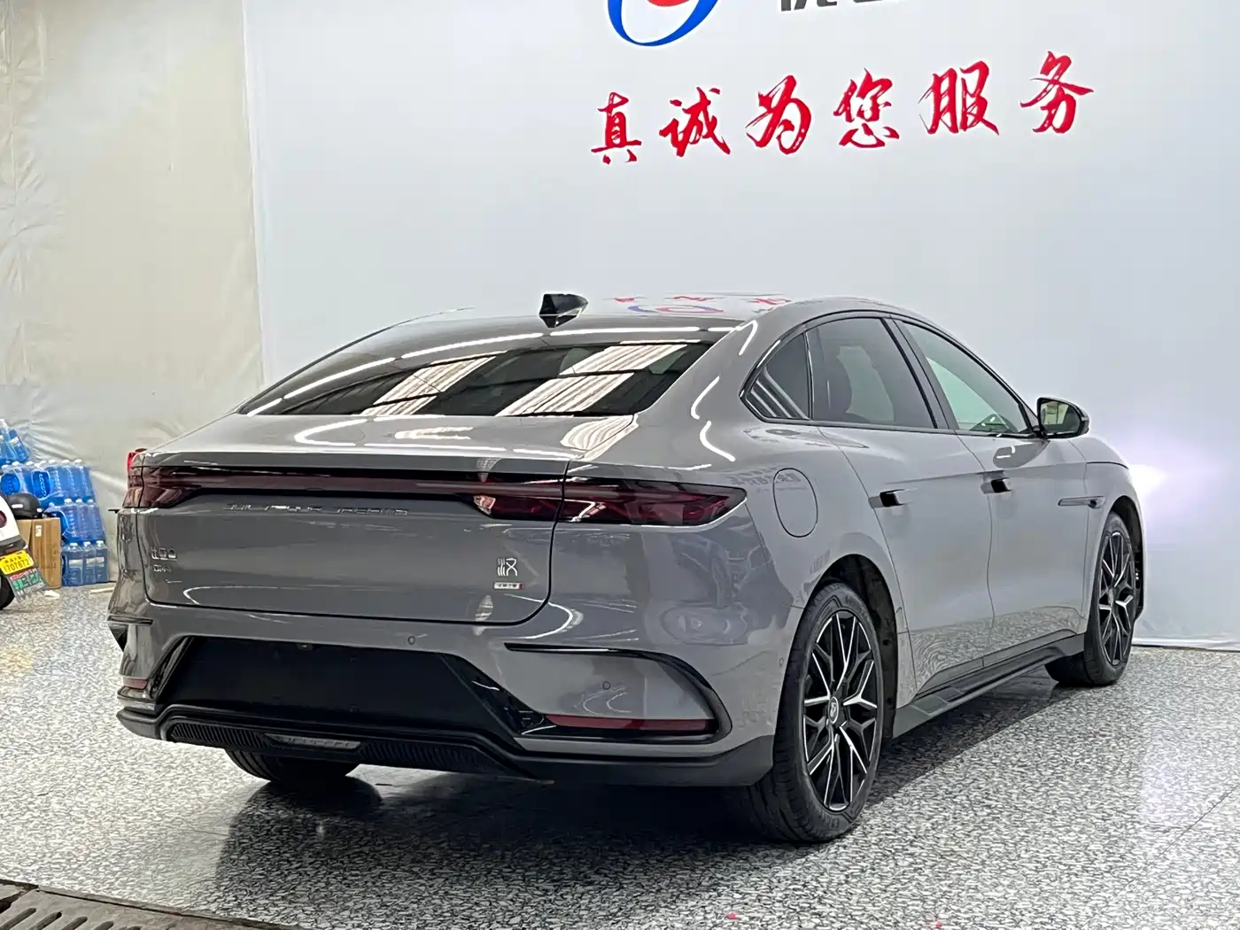BYD Han 2025 DM-i 125KM Honor фото 17