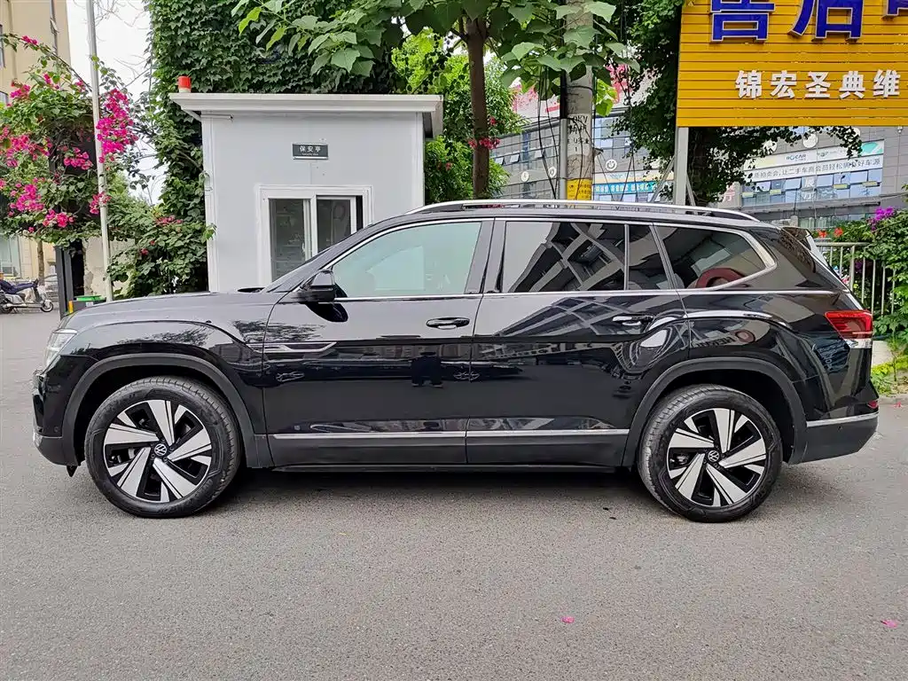Volkswagen Teramont 2024 380TSI 4WD Prestige Luxury Edition фото 3