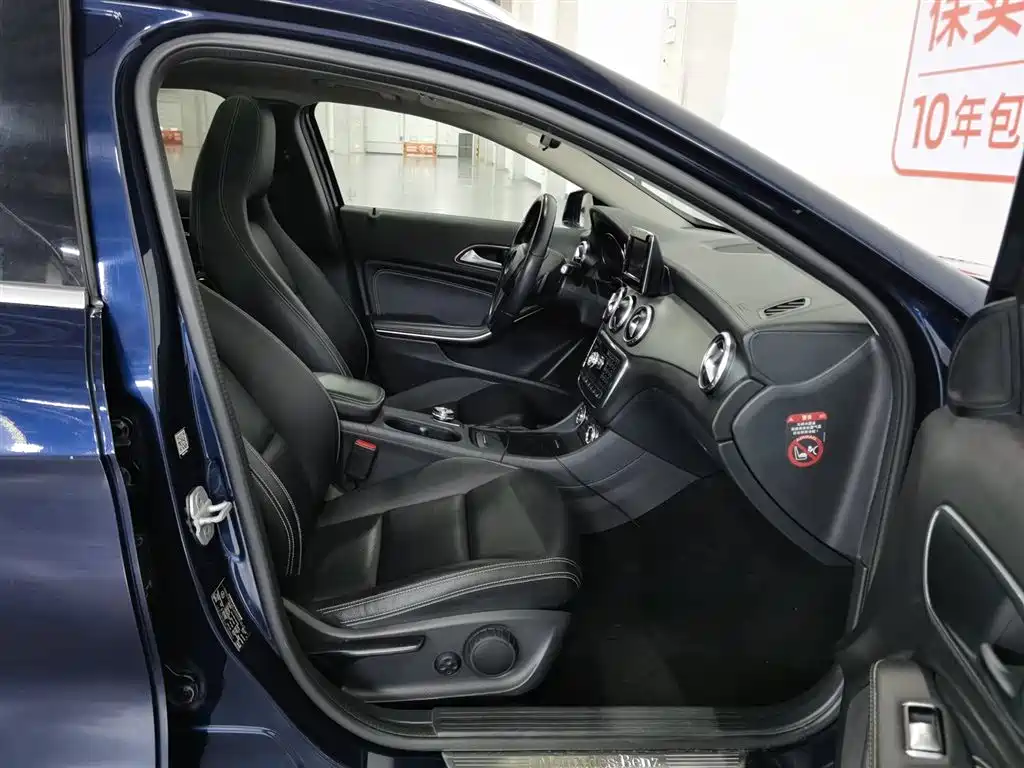 Mercedes-Benz GLA 2015 GLA 220 4MATIC Fashion Edition фото 23
