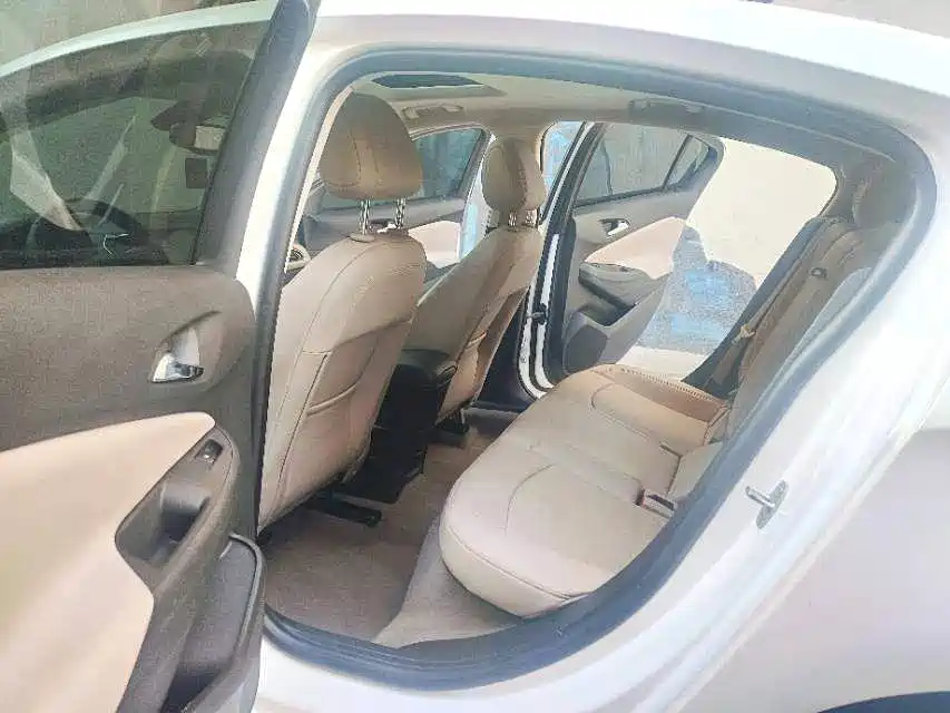 Chevrolet Cruze 2015 1.4T DCG Luxury Edition фото 4