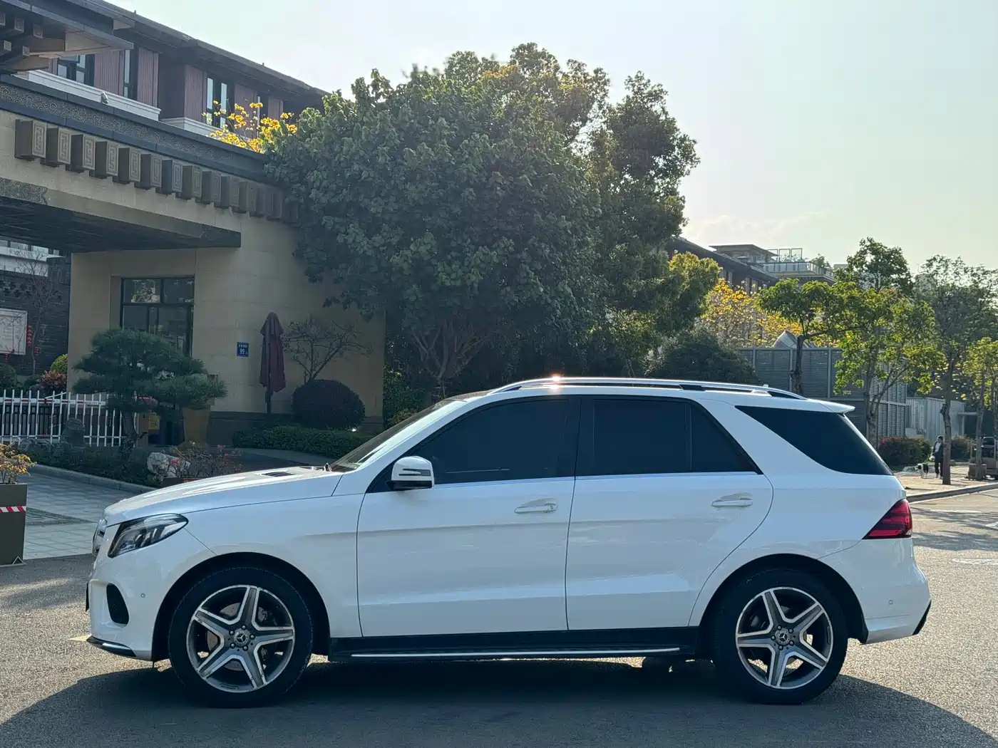 MERCEDES-BENZ GLE