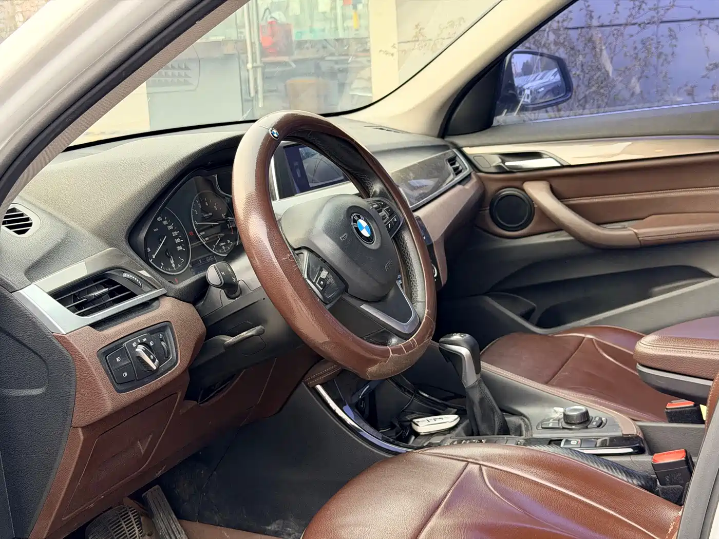 BMW X1 2018 sDrive18Li Premium Model фото 4