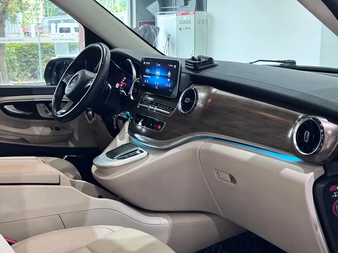 Mercedes-Benz V-Class 2022 V 260 Prestige Edition фото 26