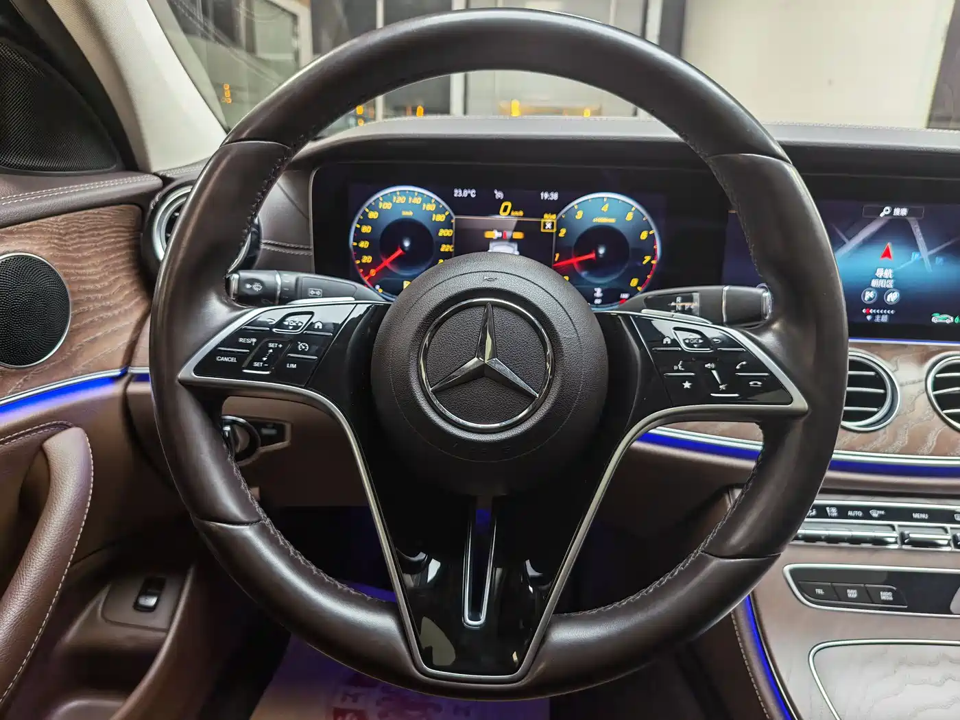 Mercedes-Benz E-Class 2023 E 300 L Fashion фото 22