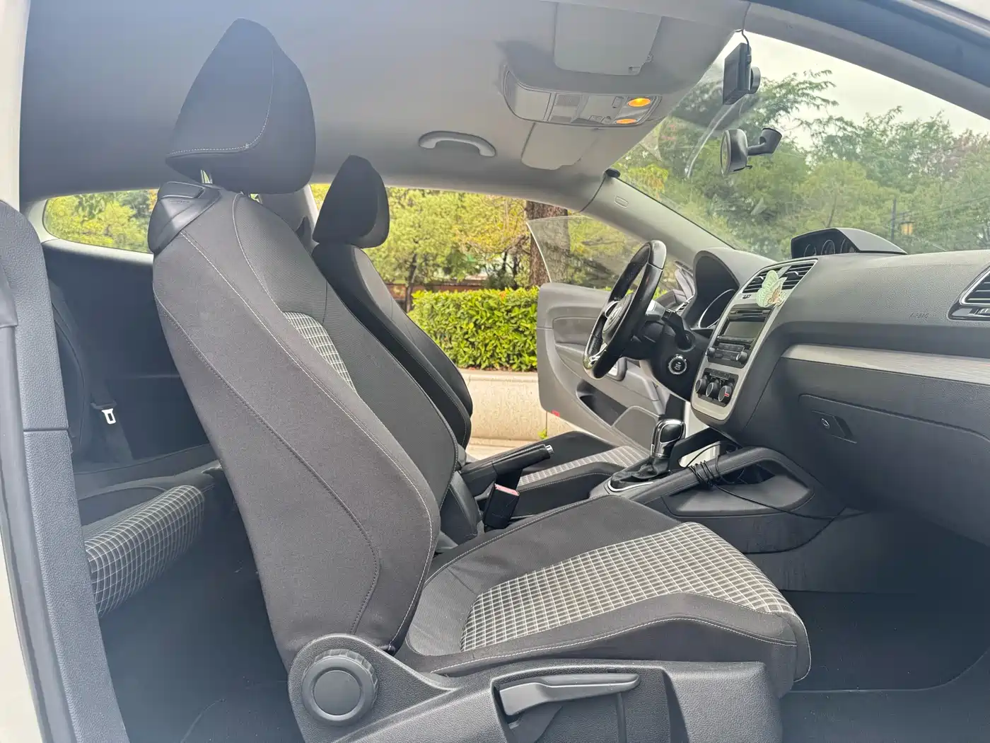 Volkswagen Scirocco 2015 1.4TSI Trend Edition фото 6