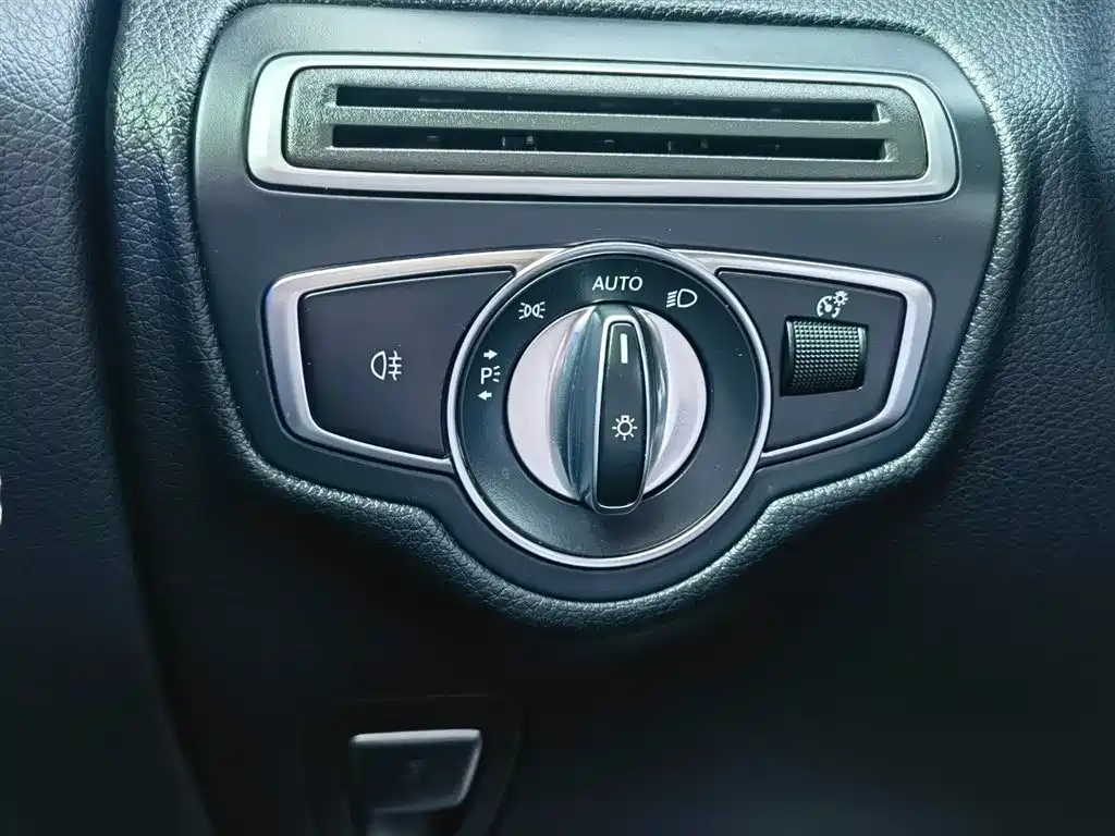 Mercedes-Benz GLC 2021 GLC 260 L 4MATIC Luxury фото 30