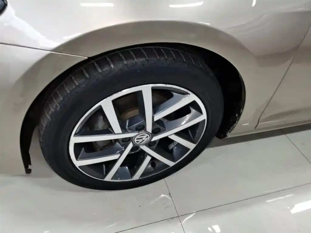 Volkswagen Golf 2020 Beloved Edition 280TSI DSG Comfort фото 23