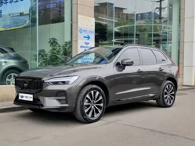 VOLVO XC60 2024