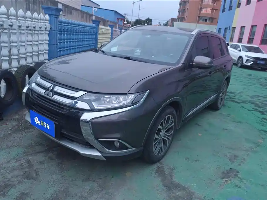 MITSUBISHI OUTLANDER