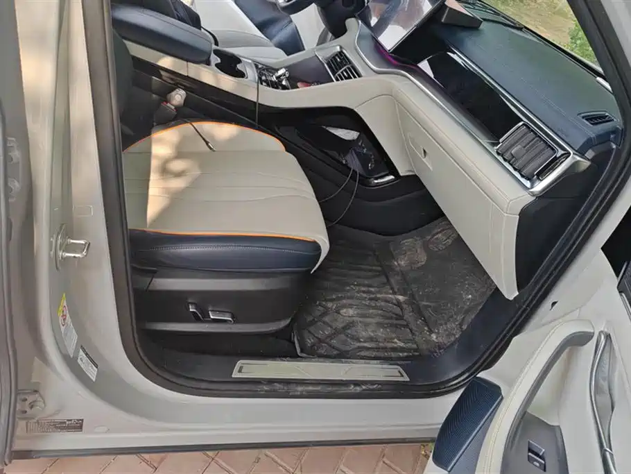 BYD Song PLUS PHEV 2024 Glory Edition DM-i 150km Flagship PLUS фото 8