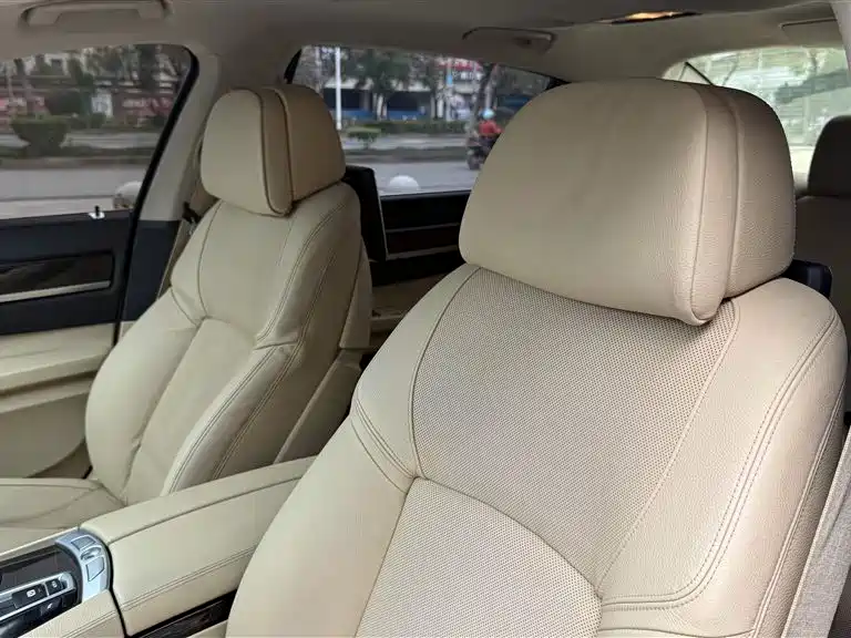 BMW 7 Series 2013 Model 740Li Leading фото 9