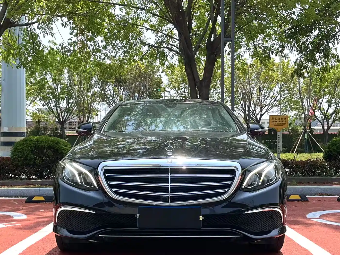 Mercedes-Benz E-Class 2019 E 300 L Sport Fashion фото 2