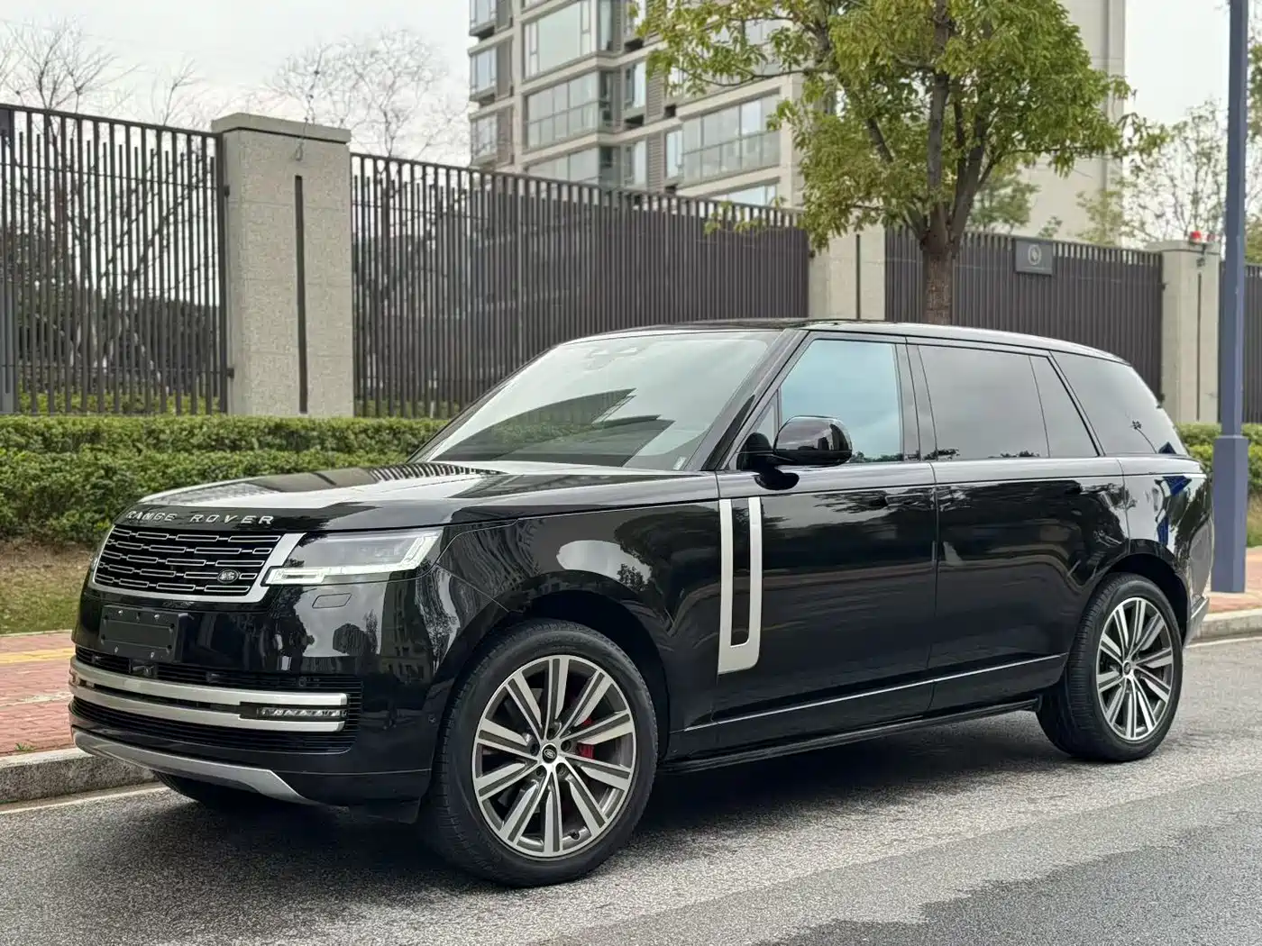 Land Rover Range Rover 2024 3.0 L6 400PS Genesis Extended