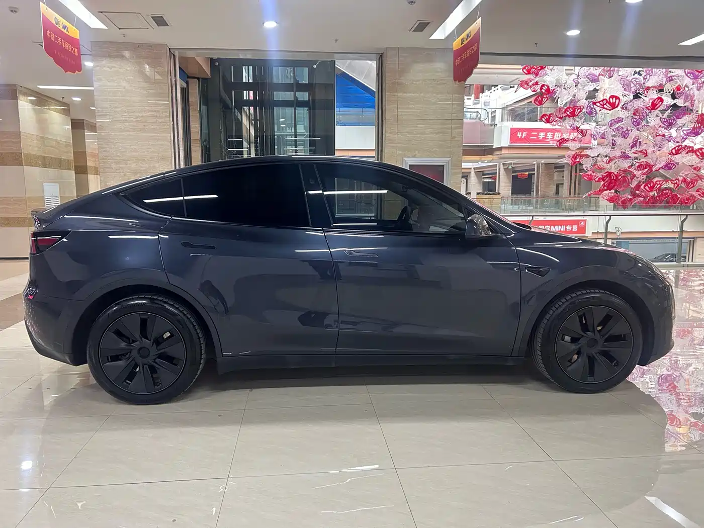 TESLA MODEL Y