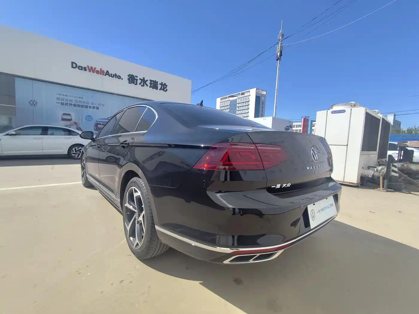 Volkswagen Magotan 2023 Model 2 Million Commemorative Edition 330TSI DSG Luxury фото 11