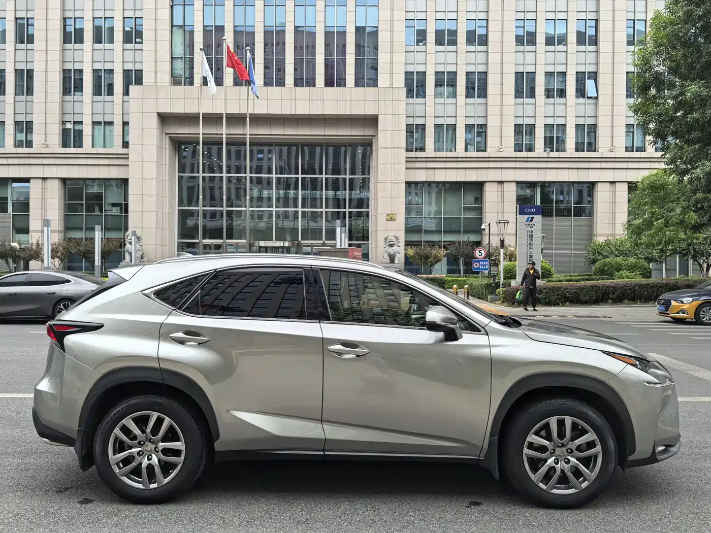 Lexus NX 2015 200t AWD F Sport фото 6