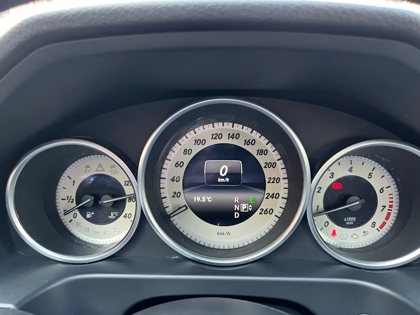 Mercedes-Benz E-Class 2015 E 260 L Sport фото 15