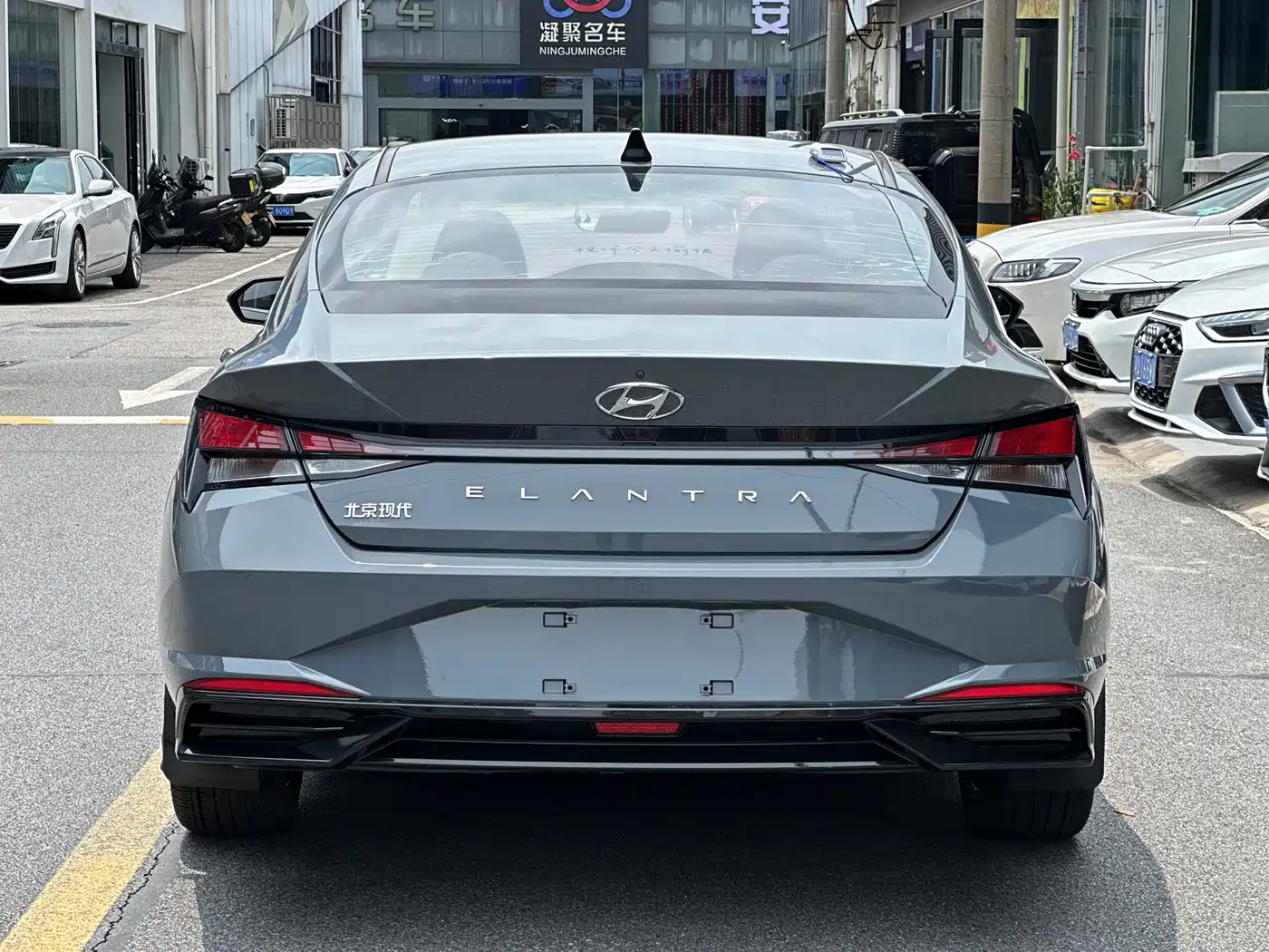 Hyundai Elantra 2021 1.5L CVT GLX Elite Edition фото 4