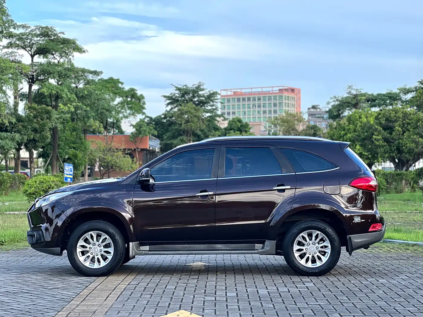 Jiangling Yusheng S350 2016 2016 2.0T Automatic 2WD Gasoline Luxury 5-seater