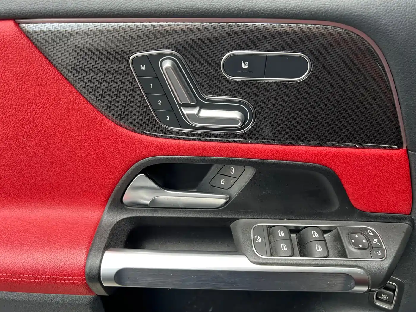 MERCEDES-BENZ GLB AMG