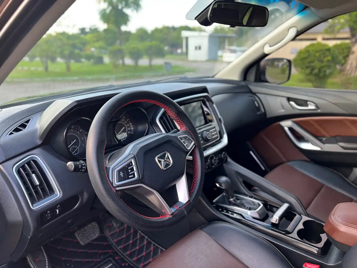 Jiangling Yusheng S350 2016 2016 2.0T Automatic 2WD Gasoline Luxury 5-seater