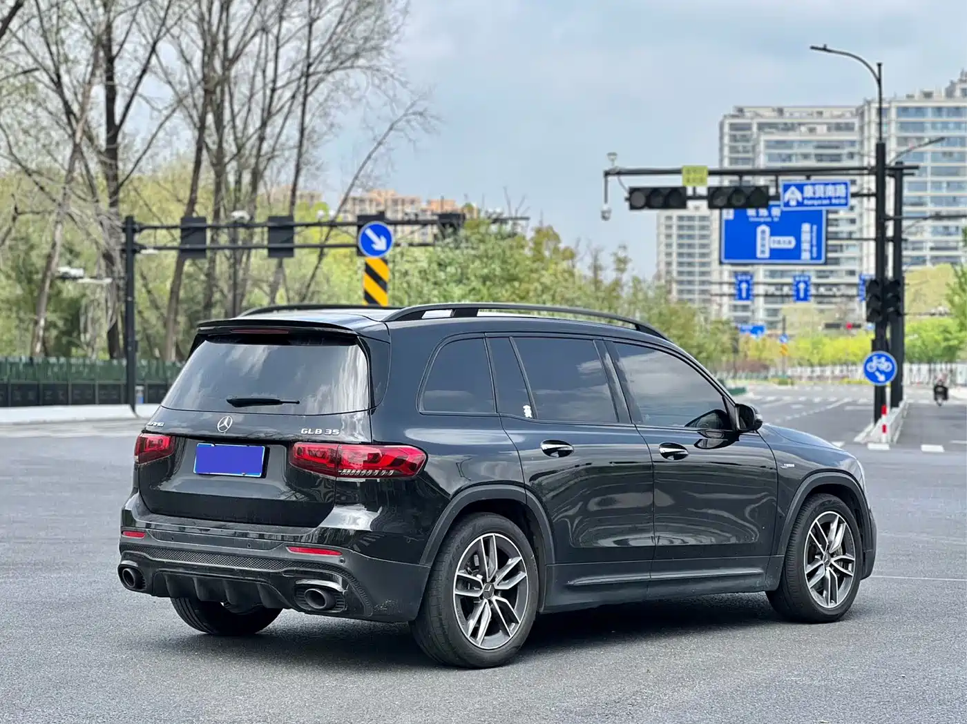 MERCEDES-BENZ GLB AMG