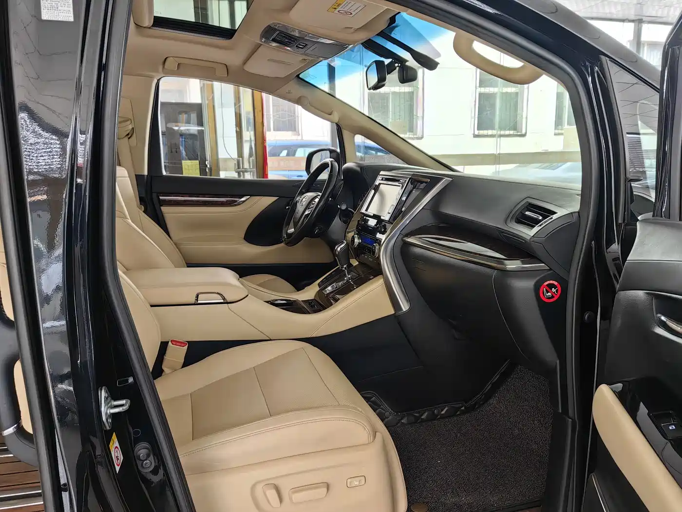 Toyota Alphard 2018 Facelift 3.5L Luxury Edition фото 14