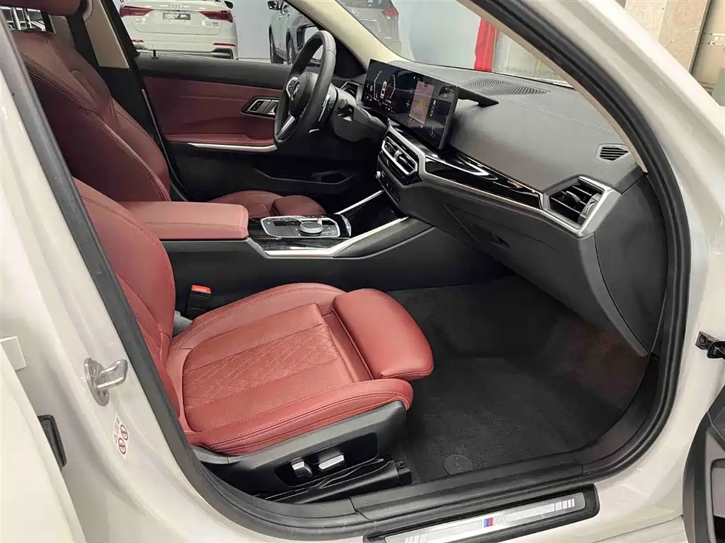 BMW 3 Series 2023 320Li M Sport Package фото 11