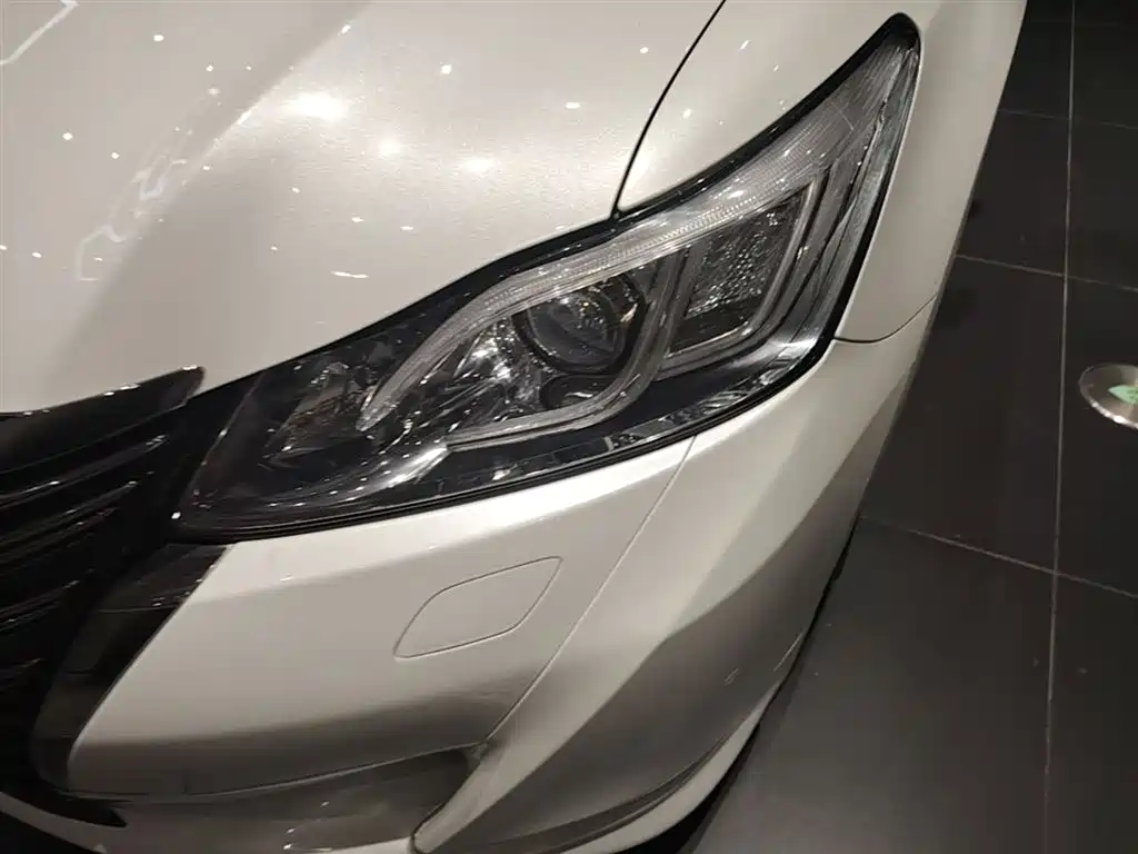 Toyota Crown 2018 2.0T Fashion Edition фото 23