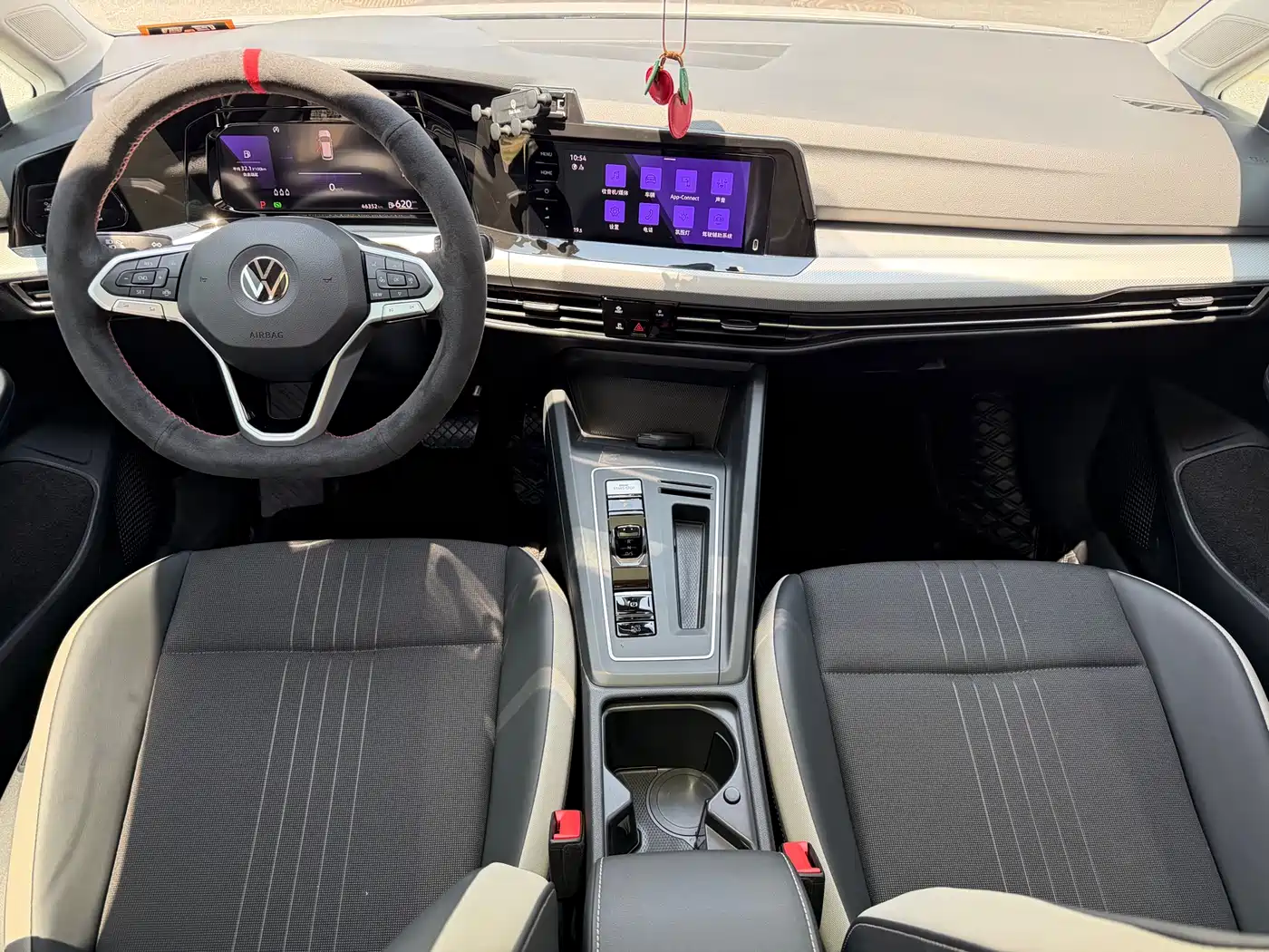 Volkswagen Golf 2023 Facelift 280TSI DSG Pro фото 13