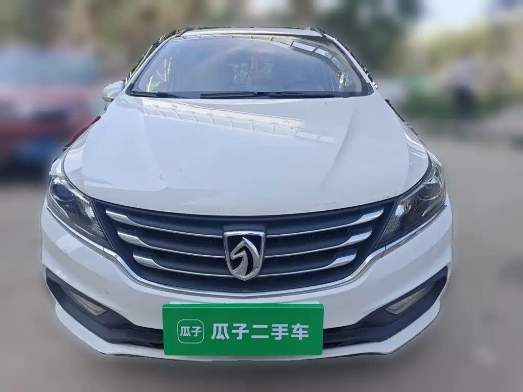Baojun 310W 2019 2017 1.5L Manual Fashion Edition (China V)