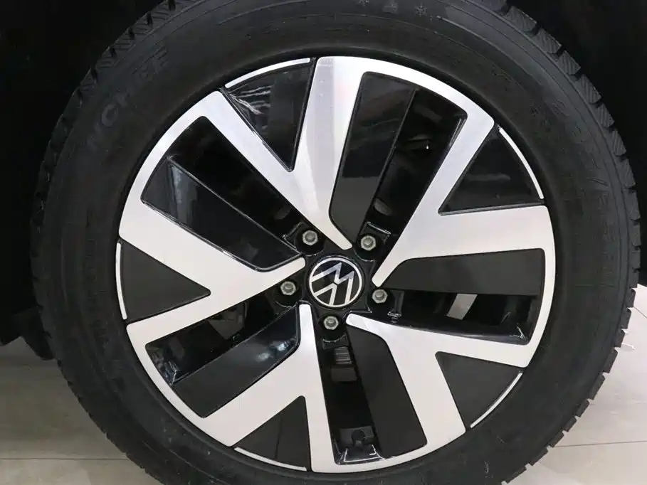 Volkswagen Tayron 2023 300TSI 2WD Luxury Plus Advanced Edition фото 17