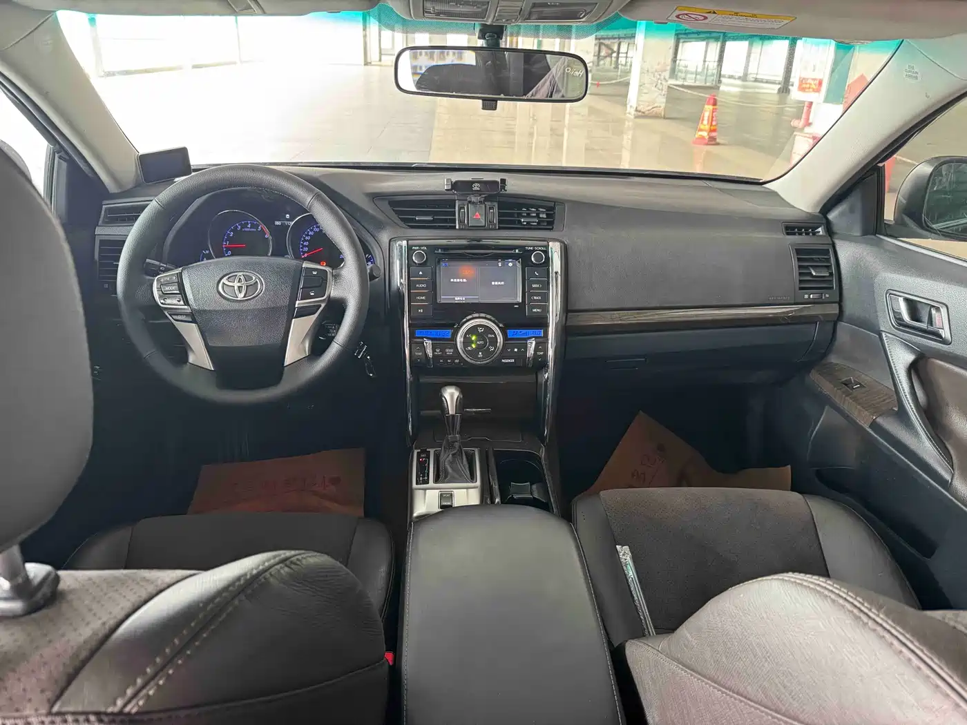 Toyota Reiz 2013 2.5V Premium Edition фото 8