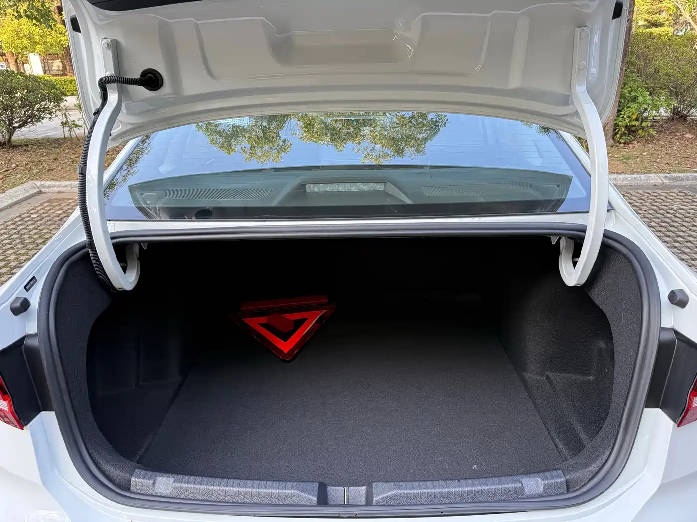 Volkswagen Lavida 2024 Model 300TSI DSG Starlight Leading Edition фото 12