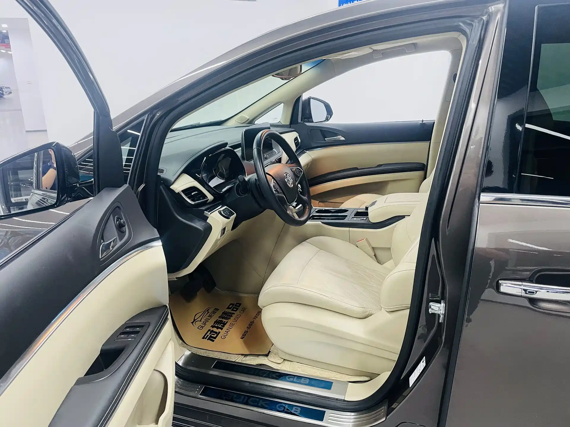 Фото 4 - Buick GL8