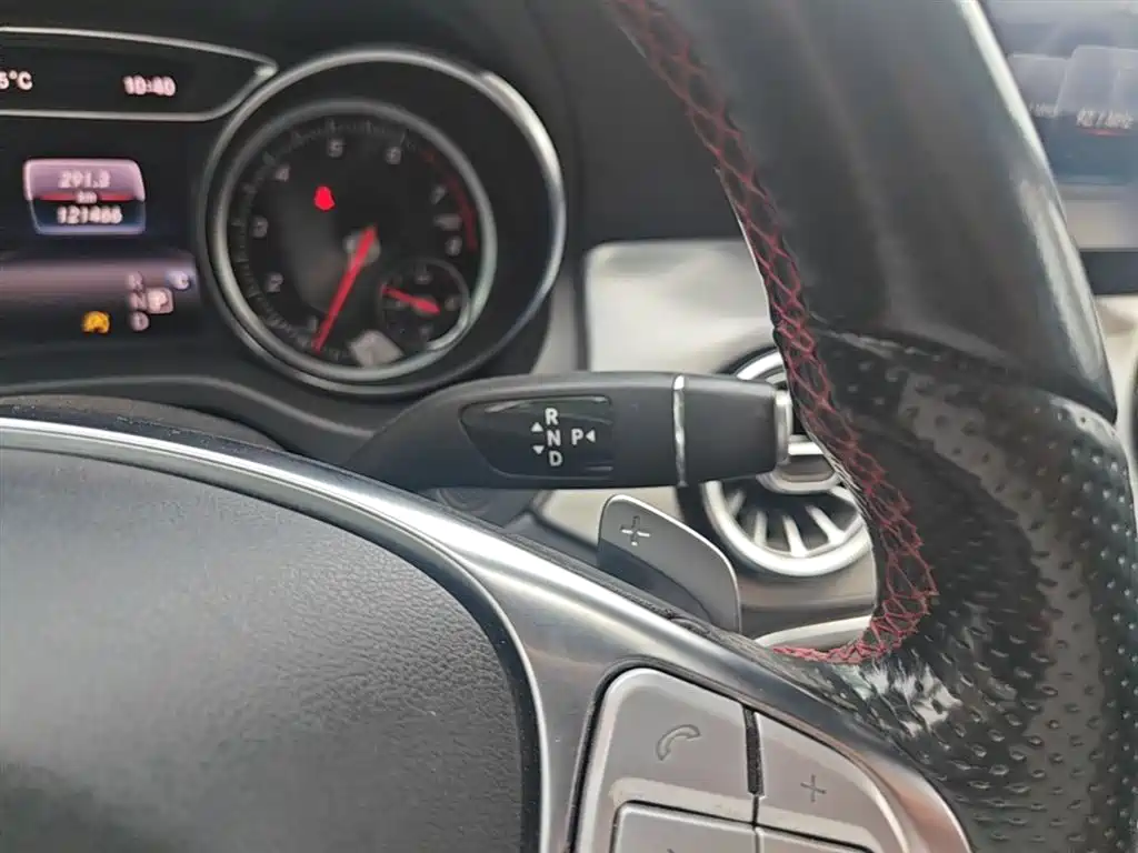 Photo 9 - Mercedes-Benz CLA (Import)