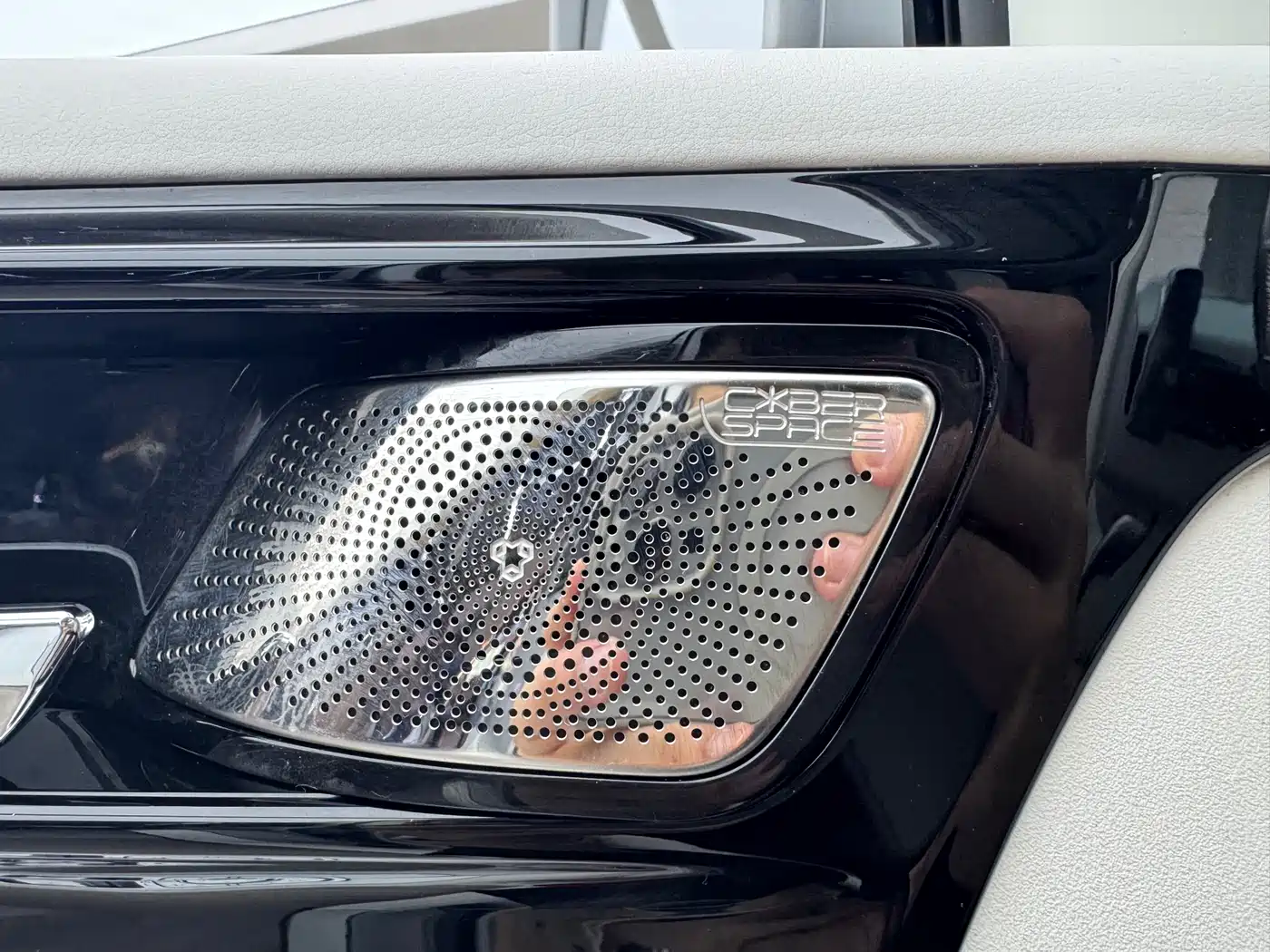 TANK CO CREATION TANK 300