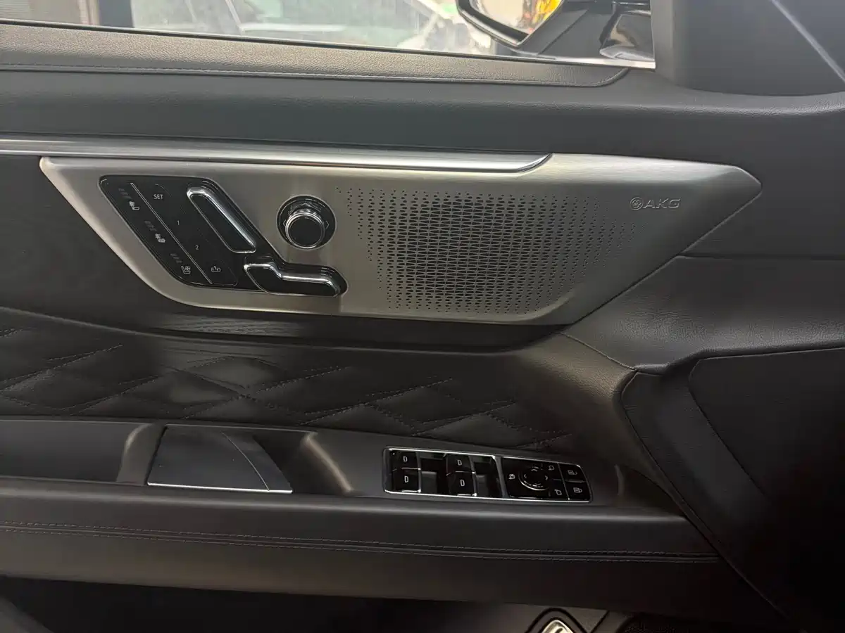 Cadillac CT6 2023 28T Premium Model фото 17