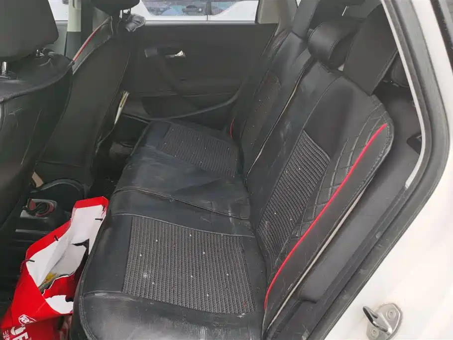 Volkswagen Polo 2014 1.4L Manual Comfort Edition фото 11