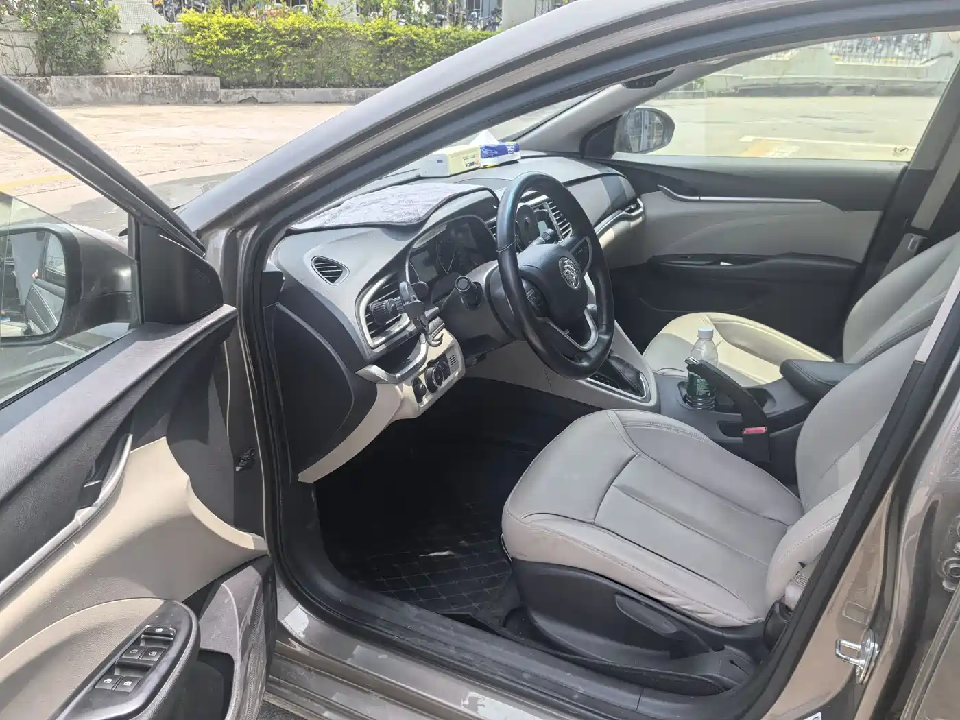 Photo 4 - Buick Excelle