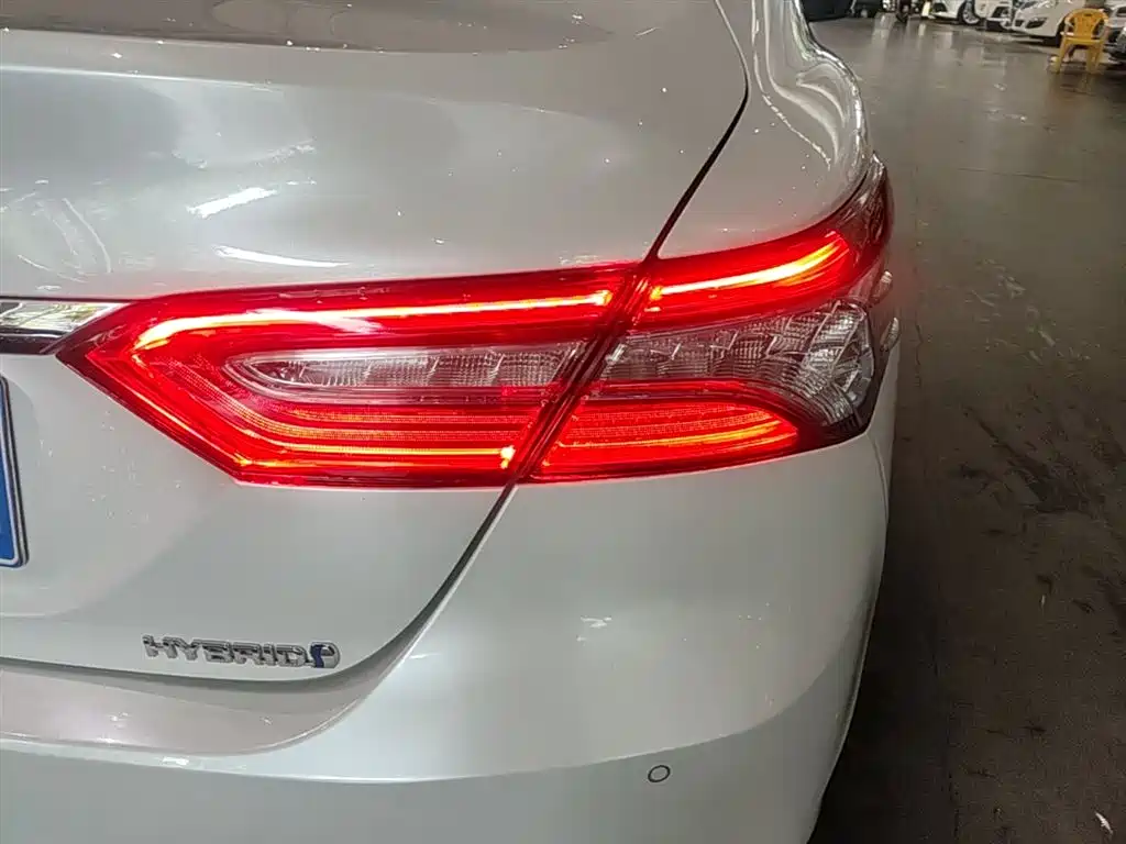 Toyota Camry 2019 Hybrid 2.5HG Luxury Edition China VI фото 8